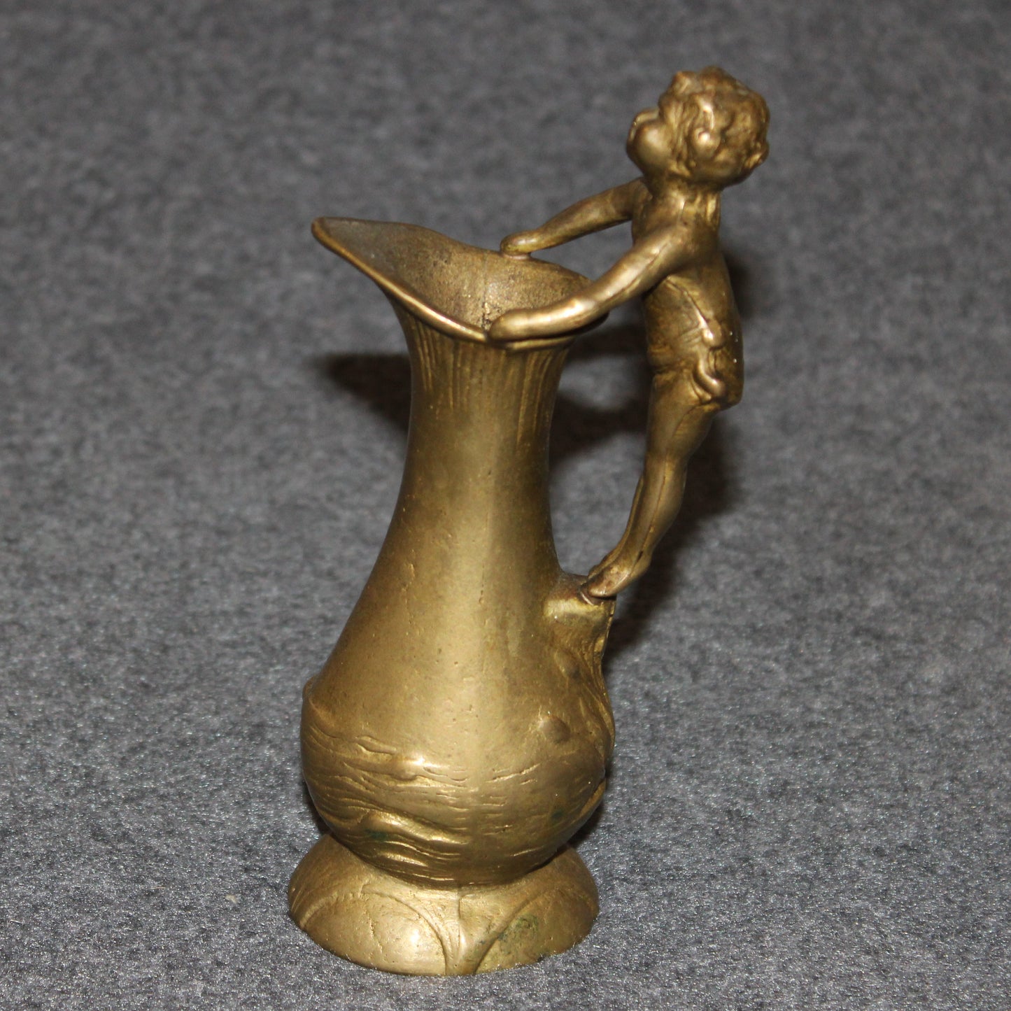 MESSINGKRUG mit PUTTI-HENKEL | Viktorianische Ewer | ca. 16 cm